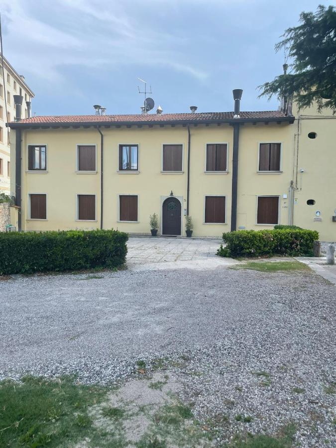 Appartamento A Verona E Parcheggio Nella Proprieta Екстер'єр фото